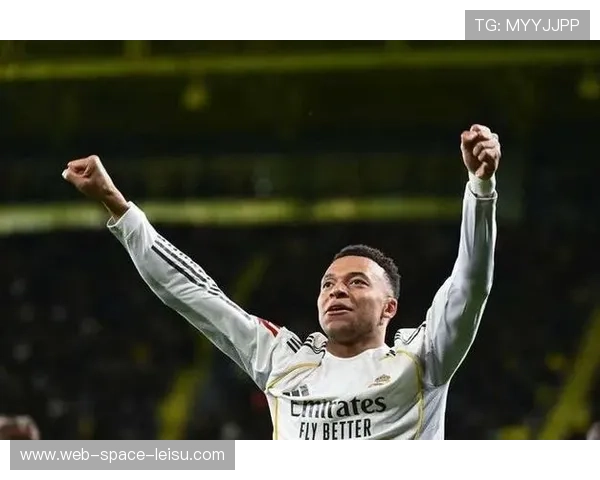 终场哨响，朗斯球员憾负马赛后神情落寞