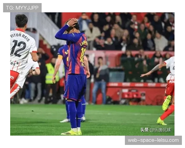 半场战术观察：巴萨通过频繁横向转移成功拉扯出肋部空当